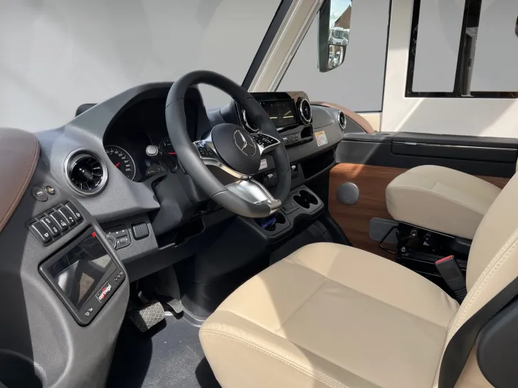Fahrzeugbild Carthago chic e-line I 61 XL LE Mercedes (330) #9
