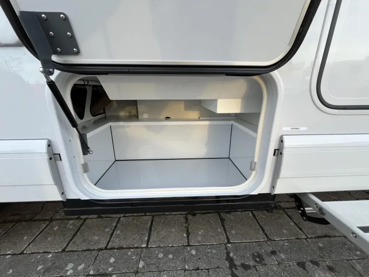Fahrzeugbild Carthago C2-tourer I 147 RB LE L comfort Mercedes #5