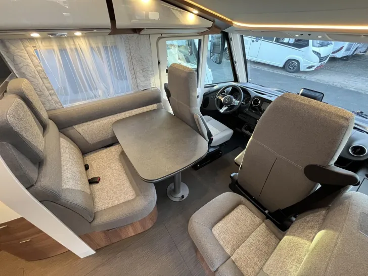 Fahrzeugbild Carthago C2-tourer I 147 RB LE L comfort Mercedes #11