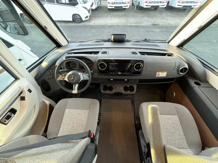 Fahrzeugbild Carthago C2-tourer I 147 RB LE L comfort Mercedes #12