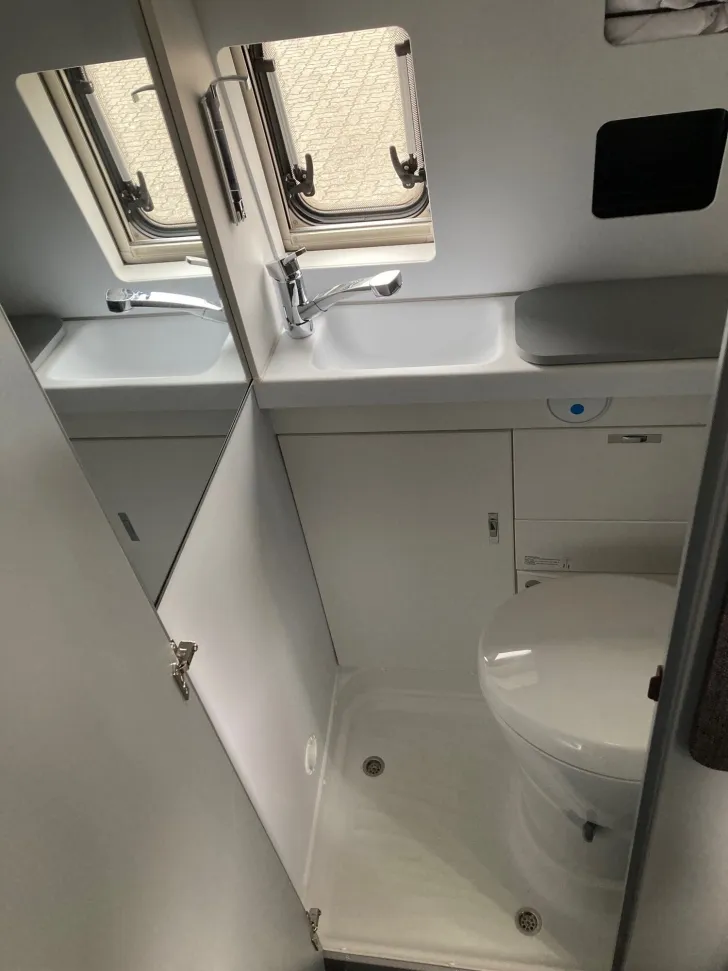 Fahrzeugbild Weinsberg CaraTour 600 ME ++MEGA-DEAL++ #9