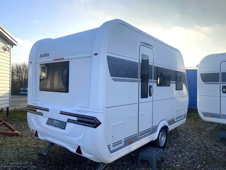 Fahrzeugbild Hobby OnTour 390 SF #1