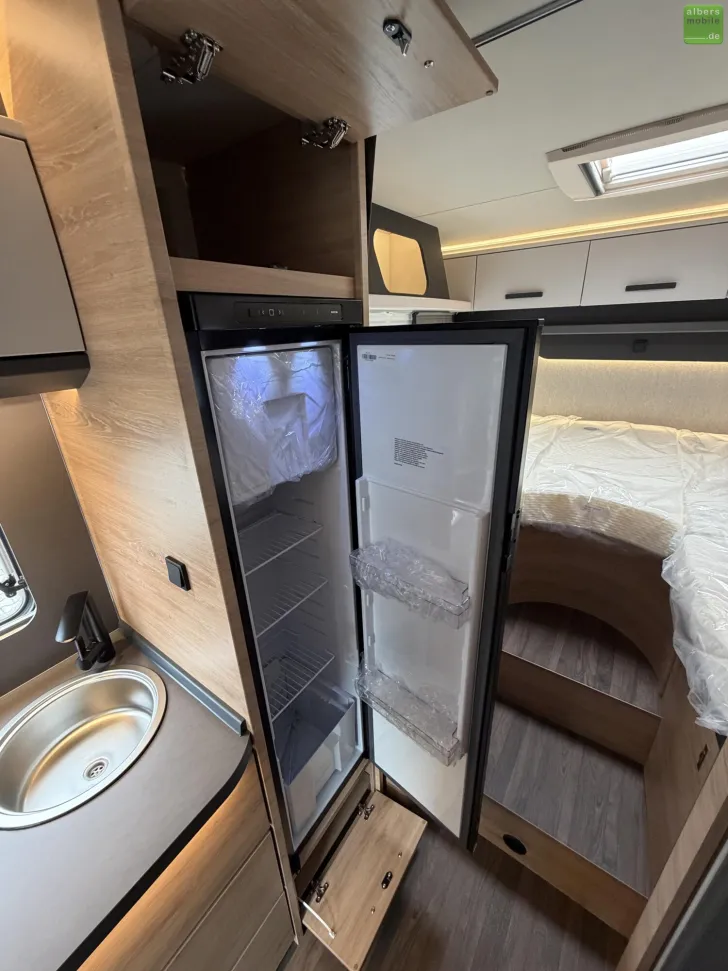 Fahrzeugbild Knaus L!VE WAVE BLACK SELECTION 650 MEG ACC Hubbett 26 #15