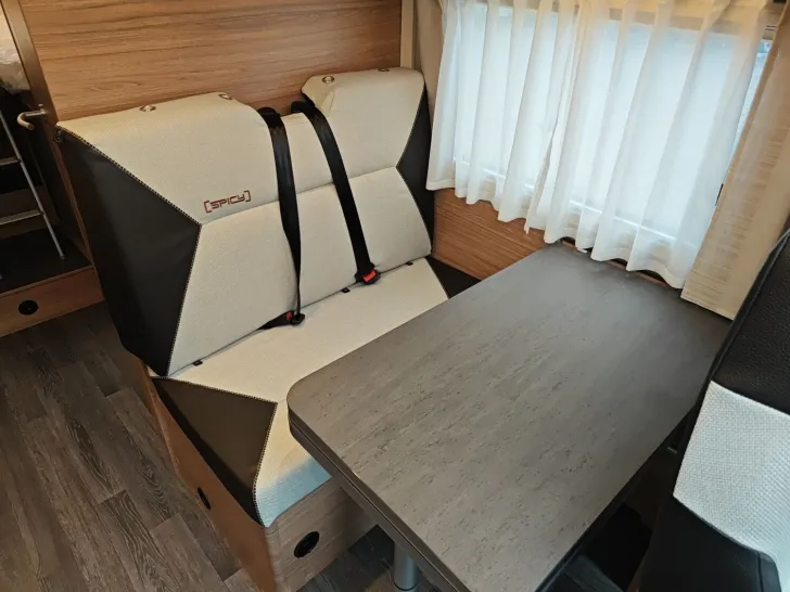 Fahrzeugbild Weinsberg CaraSuite EDITION SPICY 650 MEG #12