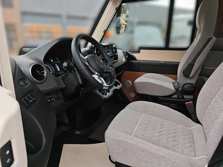Fahrzeugbild Carthago C2-tourer I 145 RB LE comfort Mercedes -29035,- #7