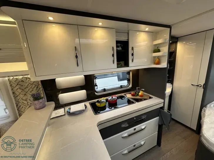 Fahrzeugbild Hobby Excellent 560 CFe #16