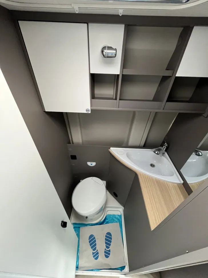 Fahrzeugbild LMC Innovan 640 #9