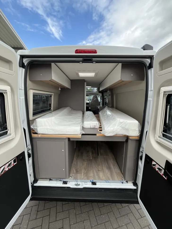 Fahrzeugbild LMC Innovan 640 #14