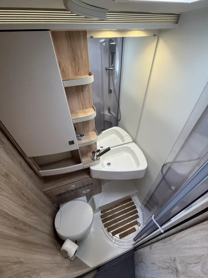 Fahrzeugbild Eura Mobil Profila T 695 EB #8