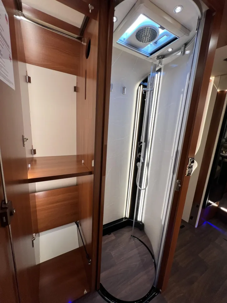 Fahrzeugbild Carthago liner-for-two I 53 Iveco (326) #36