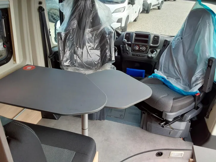 Fahrzeugbild Dethleffs Globetrail Active 600 DS Fiat Schlafdach+Markise #13