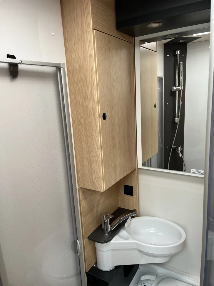 Fahrzeugbild Sunlight T 58 Adventure Edition Hubbett+90ltr Dieseltank* #11