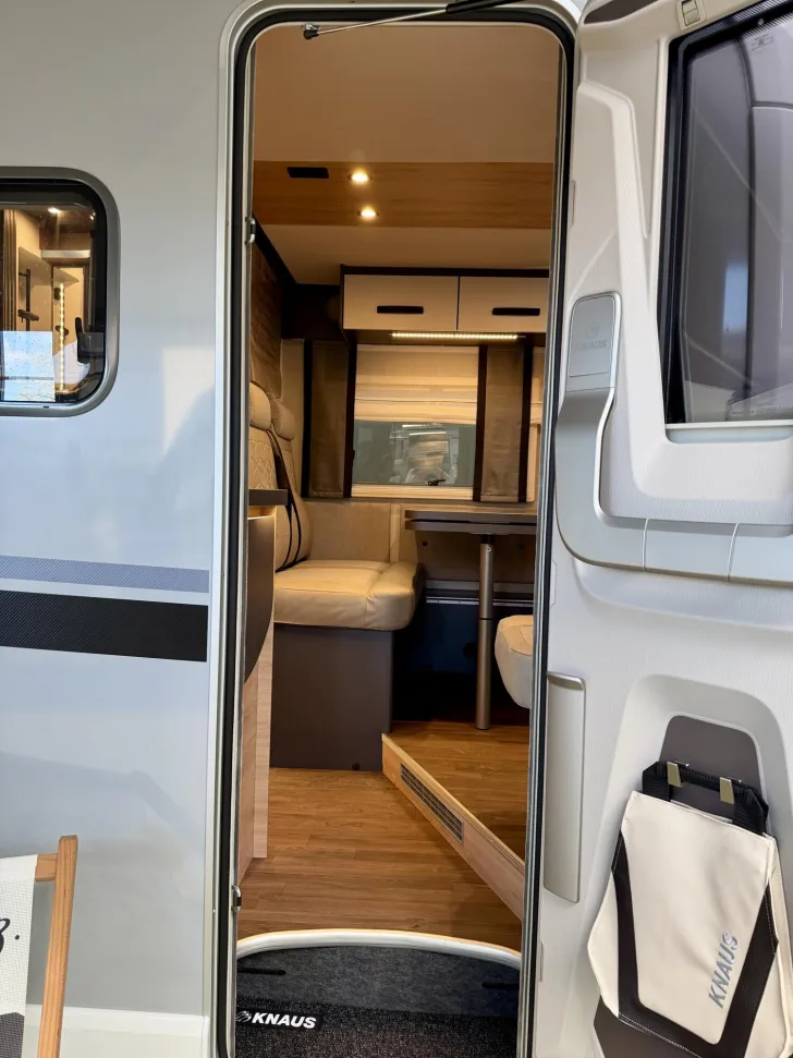 Fahrzeugbild Knaus L!VE WAVE BLACK SELECTION 650 MEG #3
