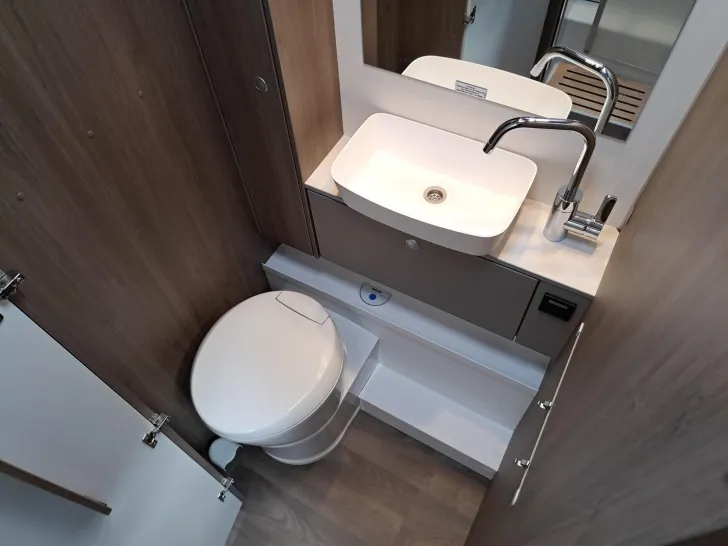 Fahrzeugbild Carado I 447 Pro+, Aut., 4.400 kg, Solar, LTE, TV #19