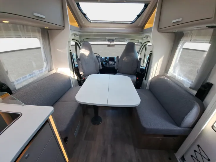 Fahrzeugbild Carado T 457 Pro+ Automatik, LTE, TV, Solar, 3. Bett #8