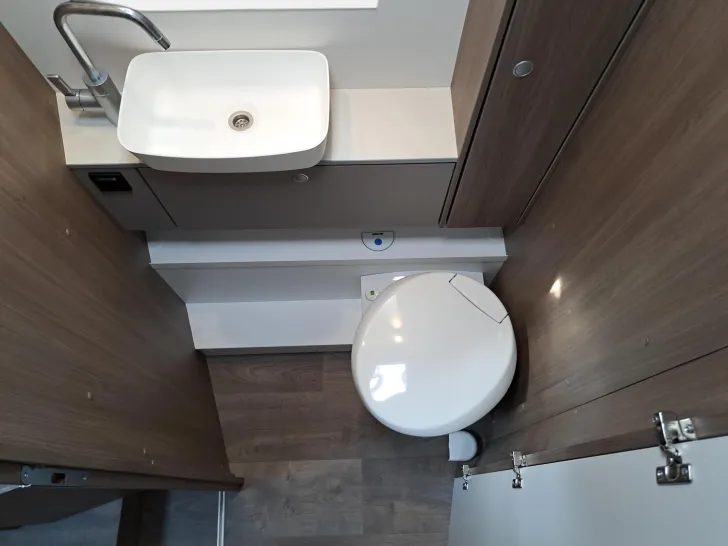 Fahrzeugbild Carado T 457 Pro+ Automatik, LTE, TV, Solar, 3. Bett #18