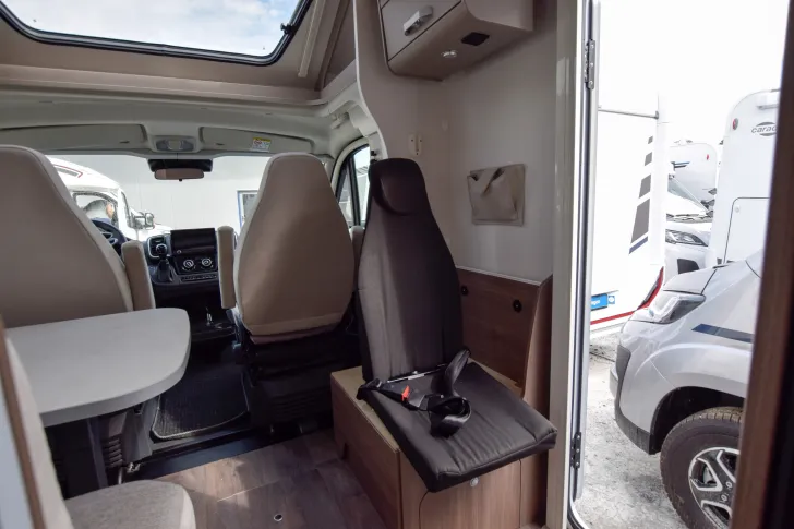 Fahrzeugbild Carado T447 pro+ 5-Sitzpl. #23
