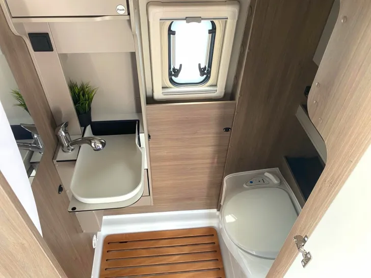 Fahrzeugbild Carado pro CV 541 !!! Top‑Preis Garantie !!! #14