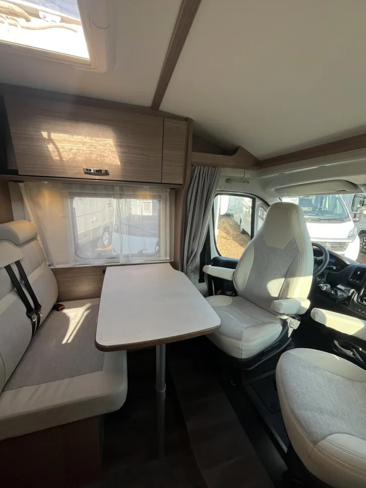 Fahrzeugbild Carado V 337 #7