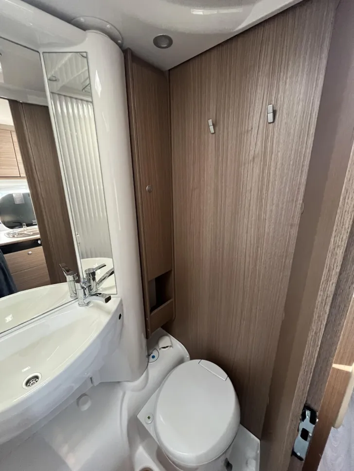 Fahrzeugbild Carado V 337 #10