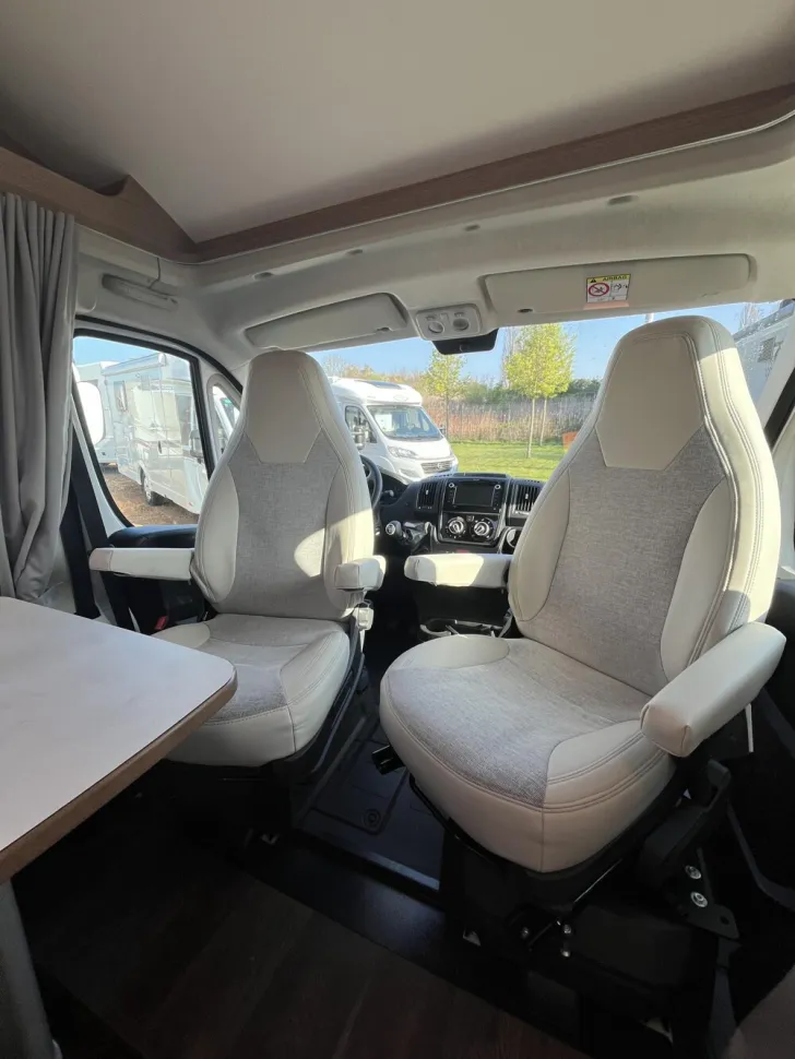 Fahrzeugbild Carado V 337 #13