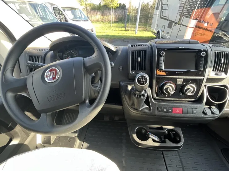 Fahrzeugbild Carado V 337 #14