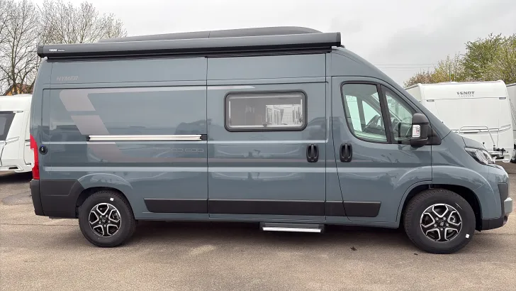 Seitlich Hymer Camper Van Redwood 600 Sofort verfügbar