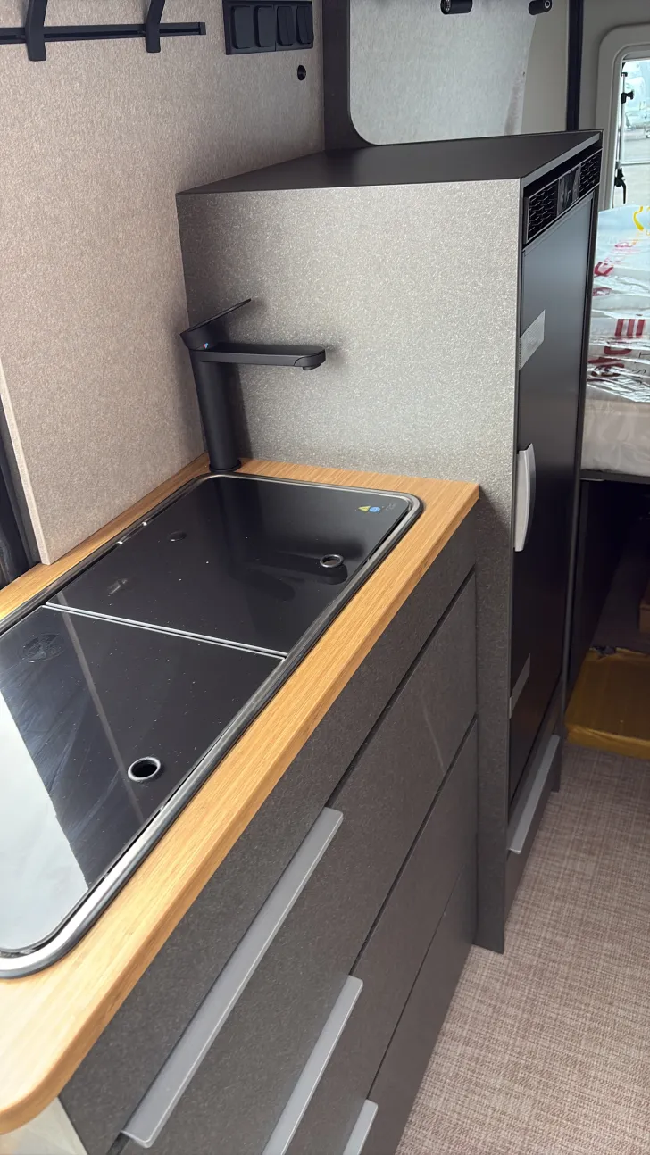 Küchen Hymer Camper Van Redwood 600 Sofort verfügbar