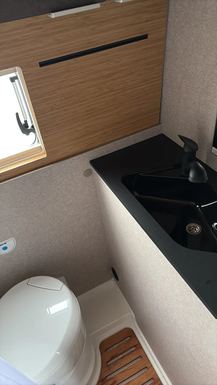 Toilette Hymer Camper Van Redwood 600 Sofort verfügbar