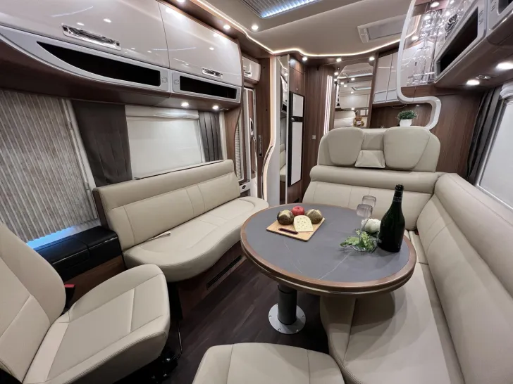 Fahrzeugbild Carthago chic e-line I 61 XL LE Mercedes (330) #15