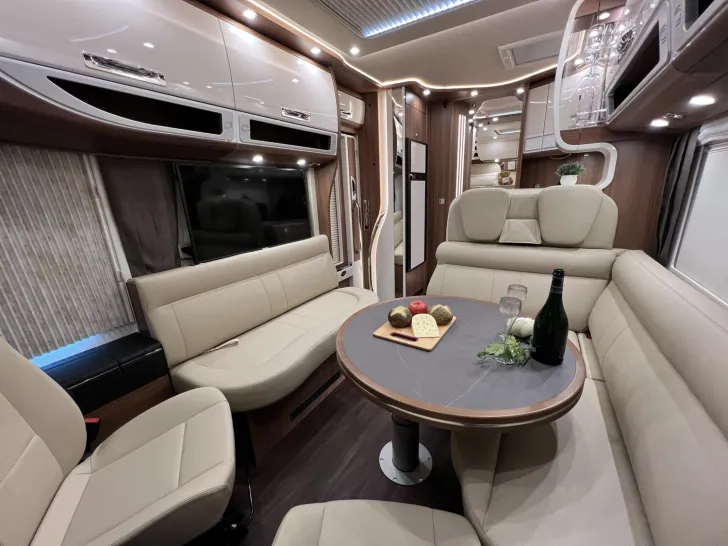 Fahrzeugbild Carthago chic e-line I 61 XL LE Mercedes (330) #16