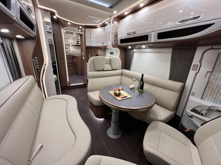 Fahrzeugbild Carthago chic e-line I 61 XL LE Mercedes (330) #17