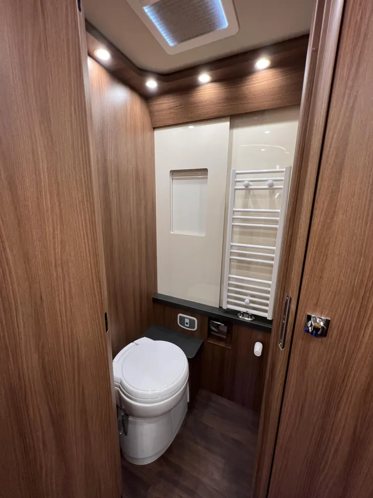 Fahrzeugbild Carthago chic e-line I 61 XL LE Mercedes (330) #37