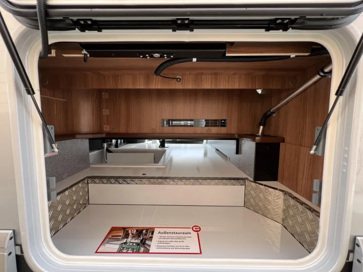 Fahrzeugbild Carthago chic e-line I 61 XL LE Mercedes (330) #43