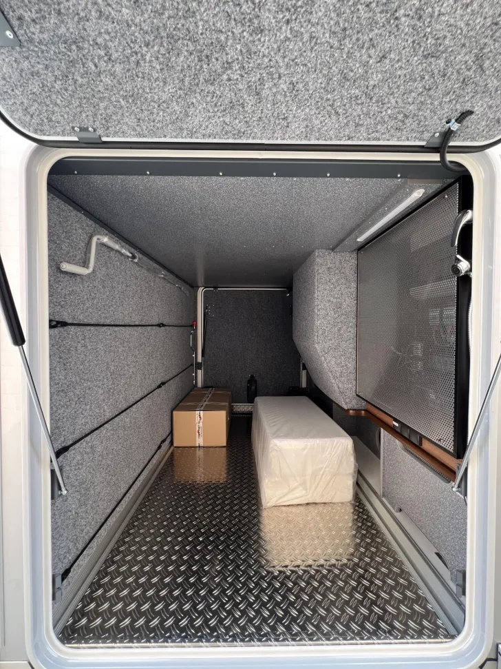 Fahrzeugbild Carthago chic e-line I 61 XL LE Mercedes (330) #44