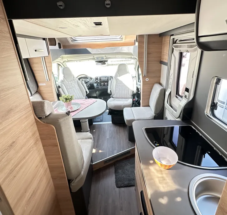 Fahrzeugbild Knaus L!VE WAVE 650 MEG Black Selection BLACK SELECTION ; Live Wave #10