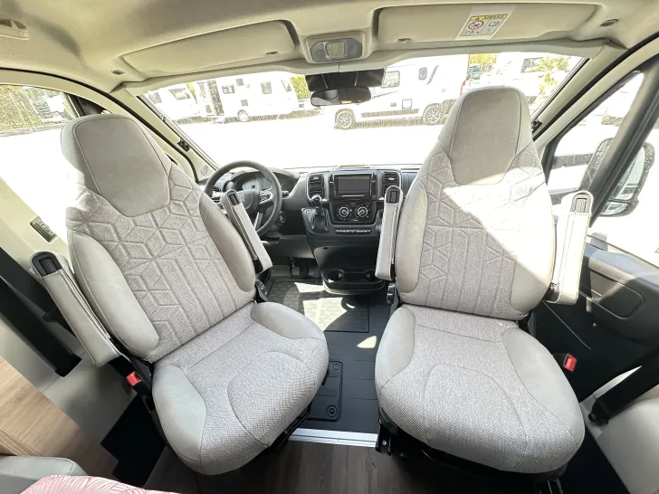 Fahrzeugbild Knaus L!VE WAVE 650 MEG Black Selection BLACK SELECTION ; Live Wave #13