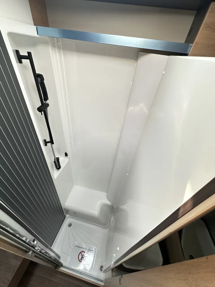 Fahrzeugbild Knaus L!VE WAVE 650 MEG Black Selection BLACK SELECTION ; Live Wave #22