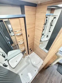 Fahrzeugbild Knaus L!VE WAVE 650 MEG Black Selection BLACK SELECTION ; Live Wave #24