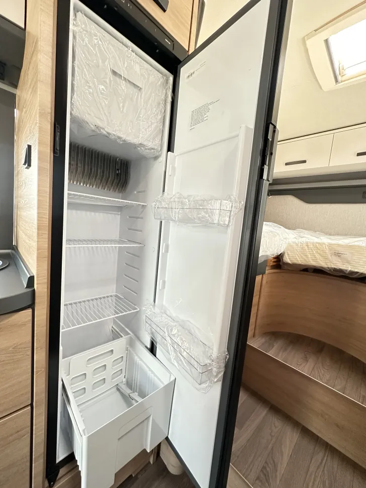Fahrzeugbild Knaus L!VE WAVE 650 MEG Black Selection BLACK SELECTION ; Live Wave #25