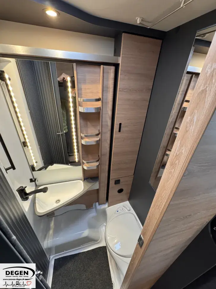 Fahrzeugbild Knaus L!VE WAVE 650 MEG Platinum Selection Abstandstempomat, Rahmenfenste #17