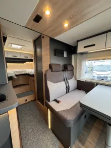 Fahrzeugbild Knaus L!VE WAVE 650 MEG Platinum Selection Abstandstempomat, Rahmenfenste #12