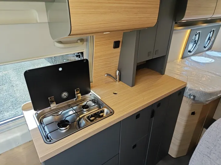 Fahrzeugbild Malibu Van first class - two rooms 640 LE RB GT skyview #13