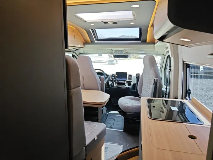 Fahrzeugbild Malibu Van first class - two rooms 640 LE RB GT skyview #19