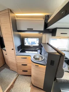 Fahrzeugbild Knaus L!VE WAVE 650 MF Platinum Selection Abstandstempomat,Rahmenfenster #13