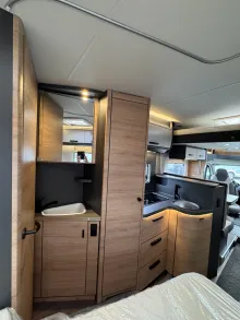 Fahrzeugbild Knaus L!VE WAVE 650 MF Platinum Selection Abstandstempomat,Rahmenfenster #15