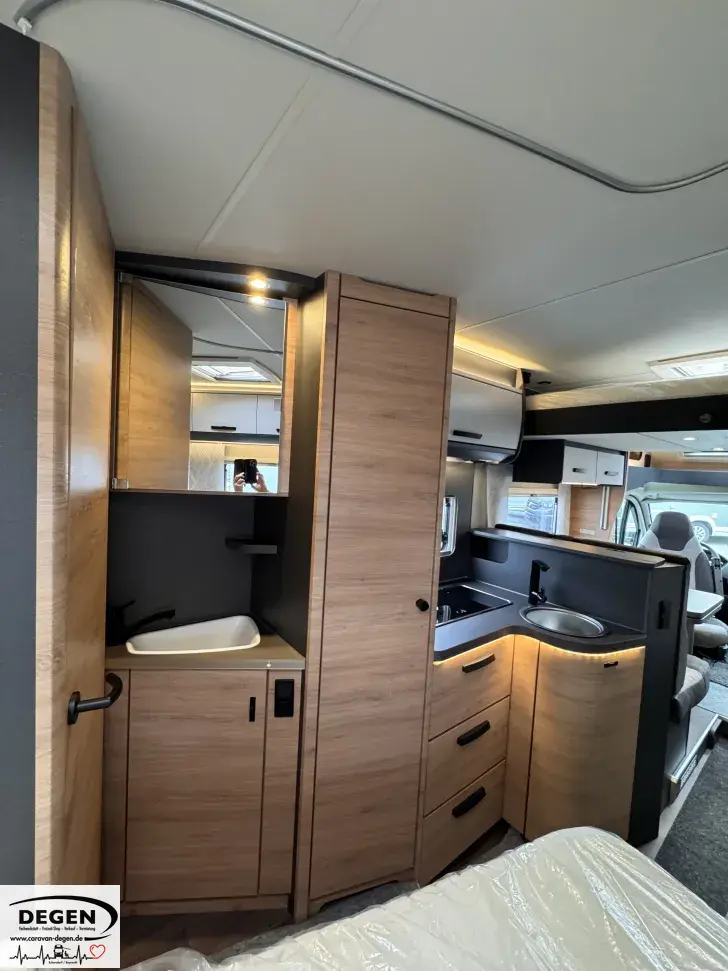 Fahrzeugbild Knaus L!VE WAVE 650 MF Platinum Selection Abstandstempomat,Rahmenfenster #15