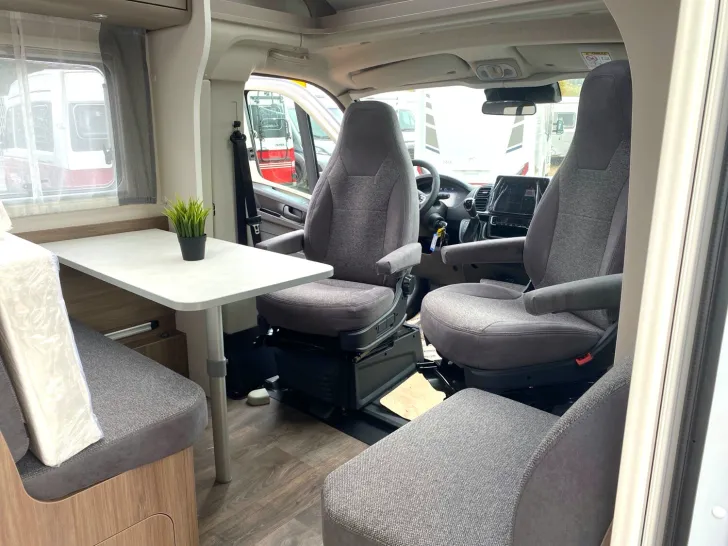 Fahrzeugbild Carado T 328 !!! Top‑Preis Garantie !!! #13