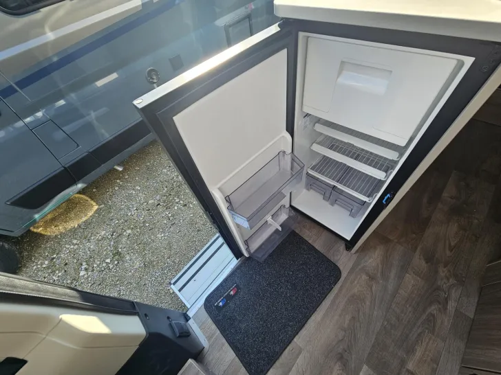 Fahrzeugbild Carado pro CV 600 9G-Autom.|Solar|AHK|Combi6E|Batt190Ah #12