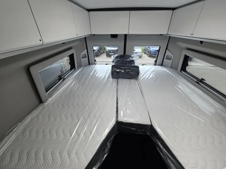 Fahrzeugbild Adria Twin Selection 640 SLB Leder|Schwarz-metallic #6